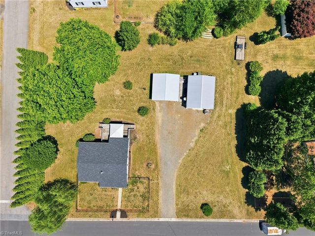1007 Jackson Street, Mayodan, NC 27027