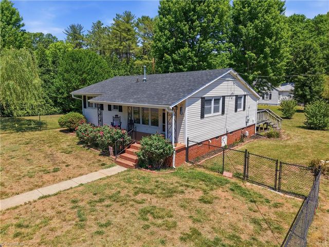 1007 Jackson Street, Mayodan, NC 27027
