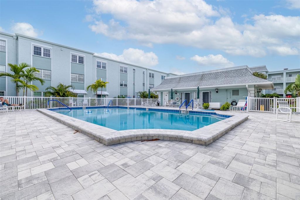 Image 37 of property listing at 1706 BELLEAIR FOREST DRIVE 336, Belleair, FL 33756