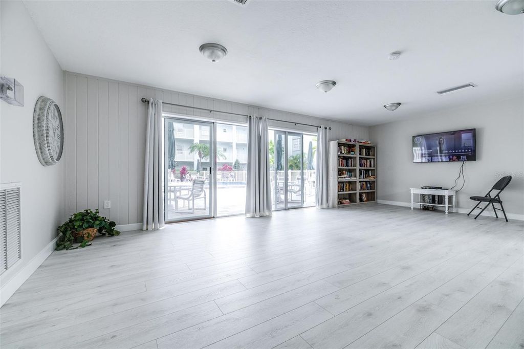 Image 41 of property listing at 1706 BELLEAIR FOREST DRIVE 336, Belleair, FL 33756