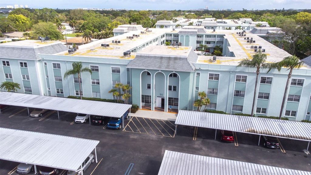 Image 54 of property listing at 1706 BELLEAIR FOREST DRIVE 336, Belleair, FL 33756