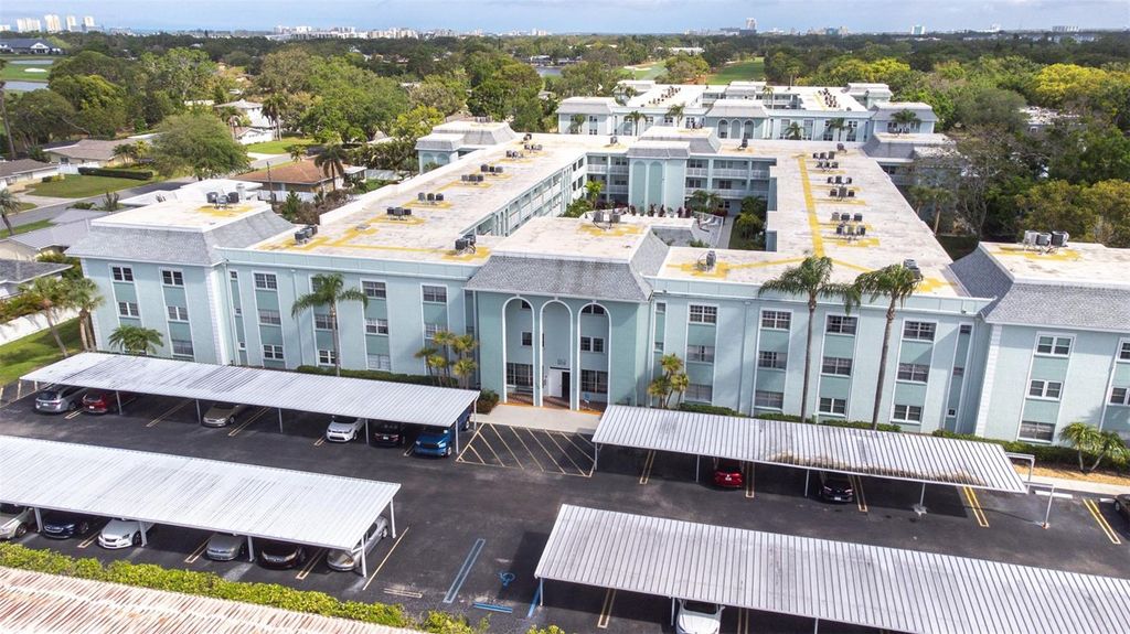 Image 55 of property listing at 1706 BELLEAIR FOREST DRIVE 336, Belleair, FL 33756