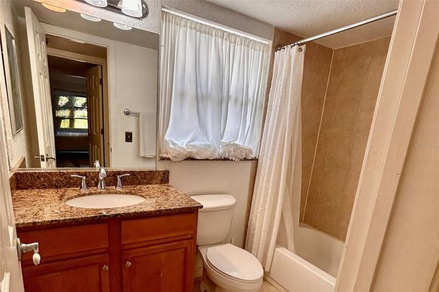972 LA COSTA CIRCLE 3, Sarasota, FL 34237