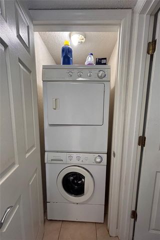 972 LA COSTA CIRCLE 3, Sarasota, FL 34237