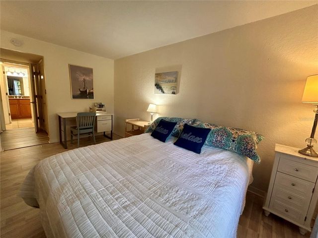 972 LA COSTA CIRCLE 3, Sarasota, FL 34237
