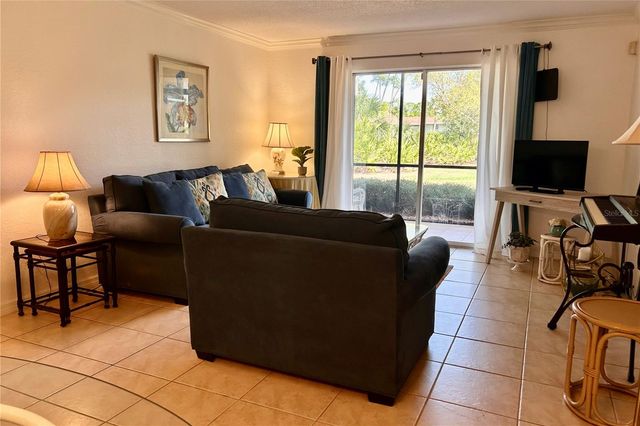 972 LA COSTA CIRCLE 3, Sarasota, FL 34237