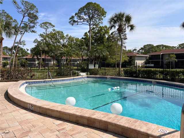 972 LA COSTA CIRCLE 3, Sarasota, FL 34237