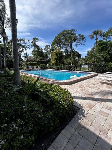 972 LA COSTA CIRCLE 3, Sarasota, FL 34237