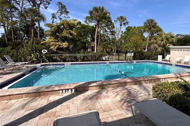 972 LA COSTA CIRCLE 3, Sarasota, FL 34237