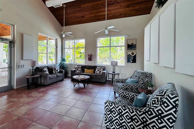 972 LA COSTA CIRCLE 3, Sarasota, FL 34237