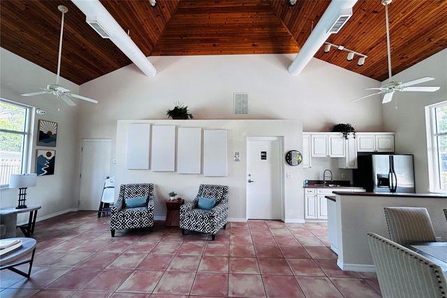 972 LA COSTA CIRCLE 3, Sarasota, FL 34237