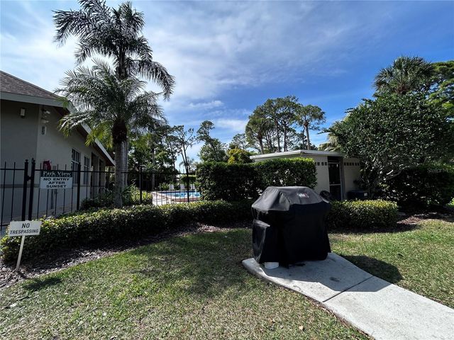 972 LA COSTA CIRCLE 3, Sarasota, FL 34237