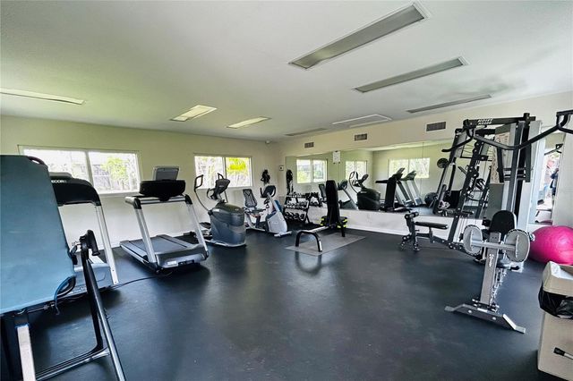 972 LA COSTA CIRCLE 3, Sarasota, FL 34237