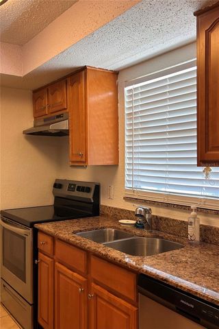 972 LA COSTA CIRCLE 3, Sarasota, FL 34237
