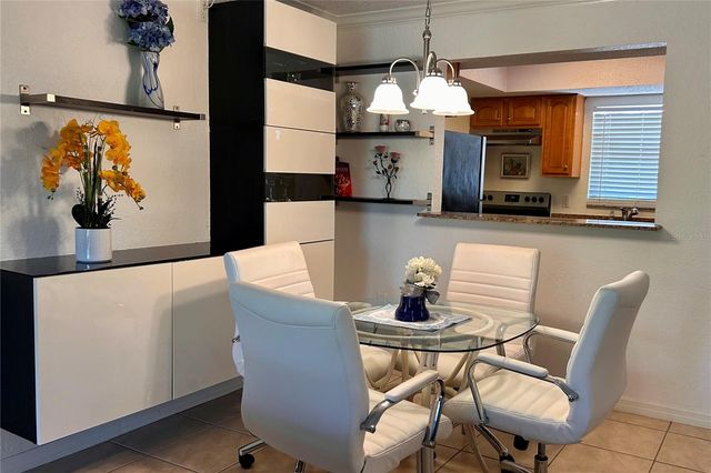 972 LA COSTA CIRCLE 3, Sarasota, FL 34237