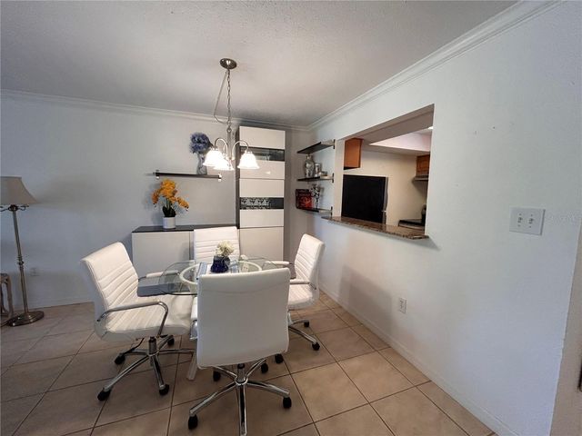 972 LA COSTA CIRCLE 3, Sarasota, FL 34237