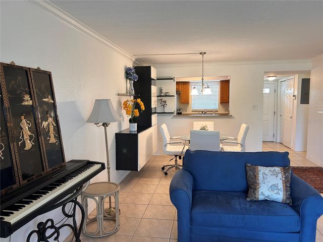 972 LA COSTA CIRCLE 3, Sarasota, FL 34237