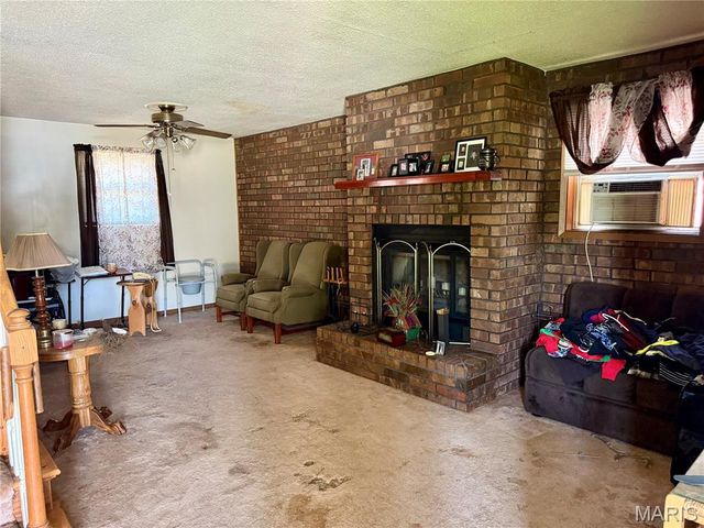 22 Victoria Drive, Granite City, IL 62040