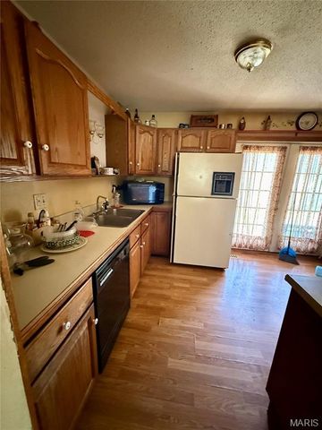 22 Victoria Drive, Granite City, IL 62040