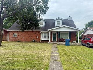 22 Victoria Drive, Granite City, IL 62040