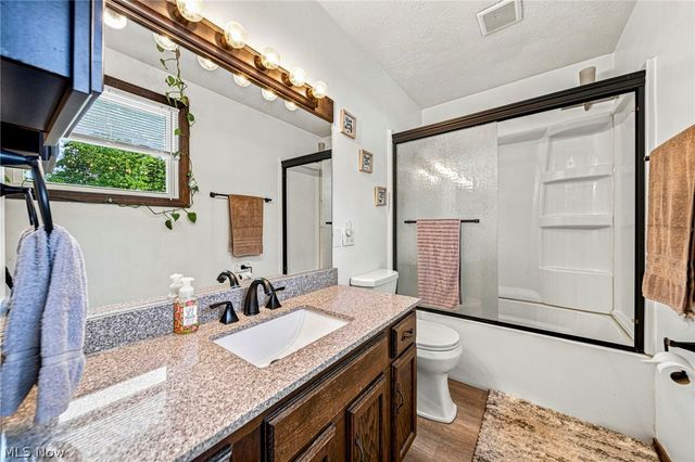 5548 Green Oak Avenue, Mentor, OH 44060