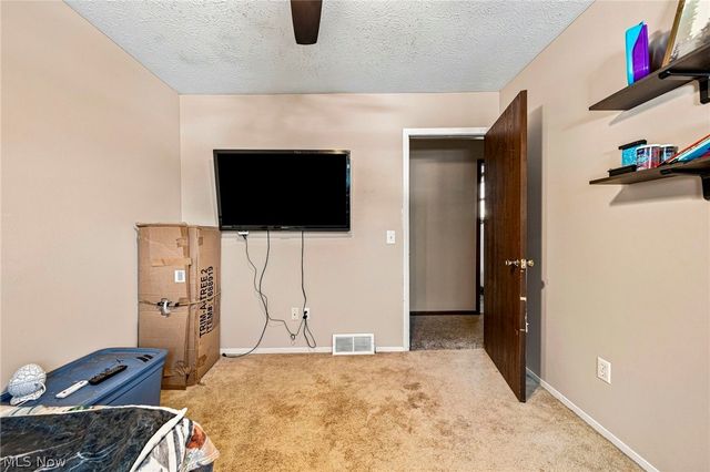 5548 Green Oak Avenue, Mentor, OH 44060
