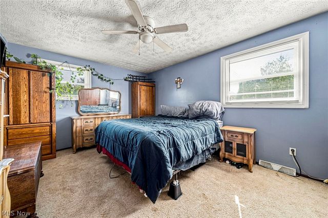 5548 Green Oak Avenue, Mentor, OH 44060