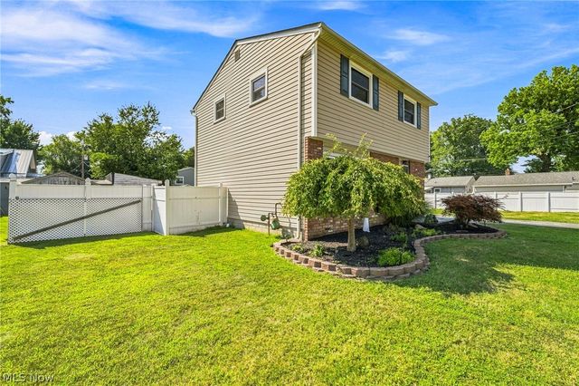 5548 Green Oak Avenue, Mentor, OH 44060