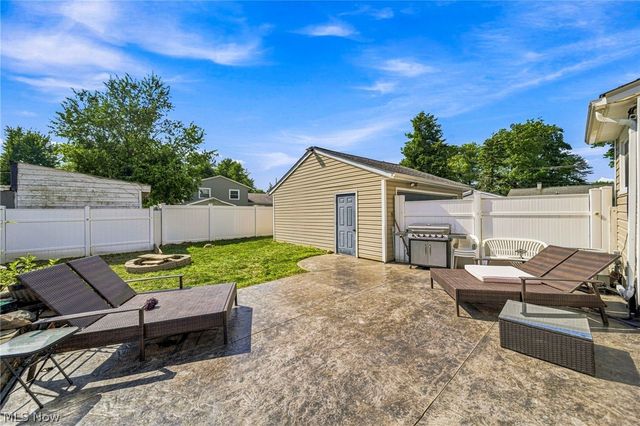 5548 Green Oak Avenue, Mentor, OH 44060