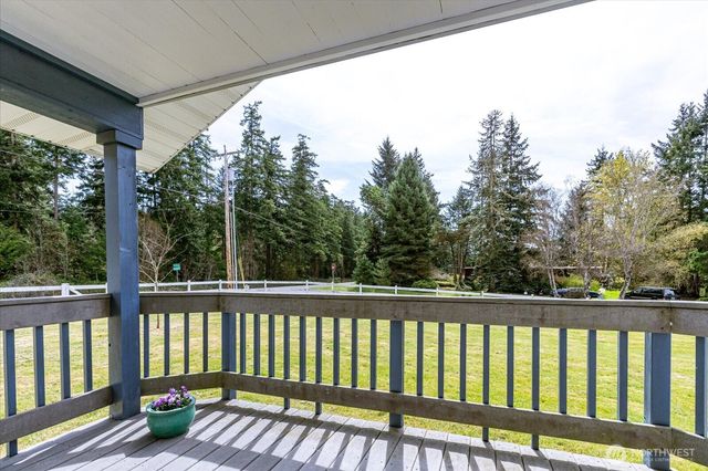 5295 Bounty Loop, Freeland, WA 98249