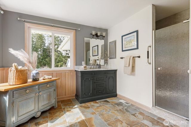 5295 Bounty Loop, Freeland, WA 98249