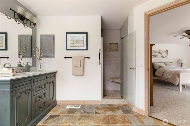 5295 Bounty Loop, Freeland, WA 98249