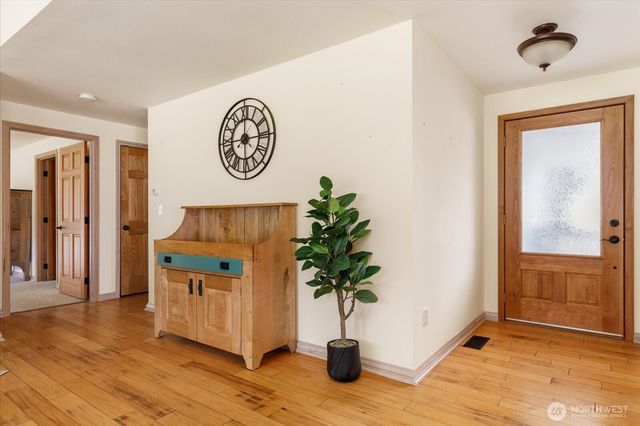 5295 Bounty Loop, Freeland, WA 98249