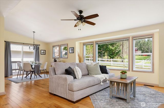 5295 Bounty Loop, Freeland, WA 98249