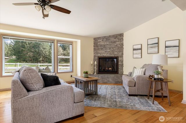 5295 Bounty Loop, Freeland, WA 98249