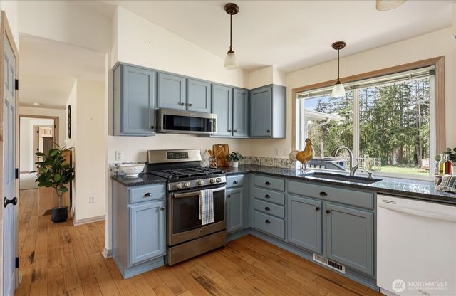 5295 Bounty Loop, Freeland, WA 98249