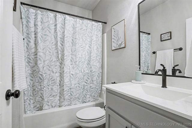 14219 S 241st East Avenue, Coweta, OK 74429