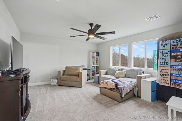 14219 S 241st East Avenue, Coweta, OK 74429