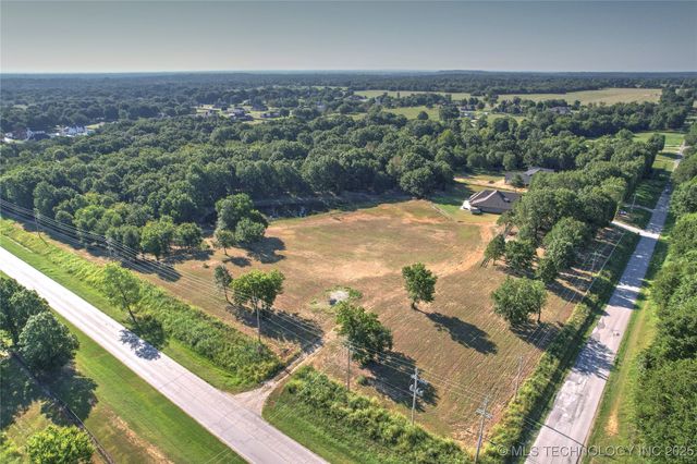 14219 S 241st East Avenue, Coweta, OK 74429