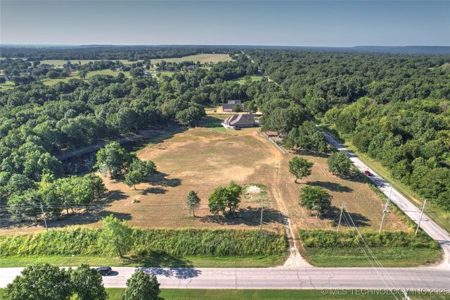 14219 S 241st East Avenue, Coweta, OK 74429