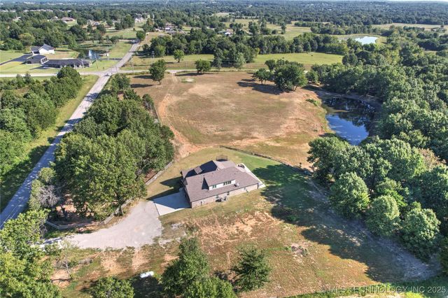 14219 S 241st East Avenue, Coweta, OK 74429