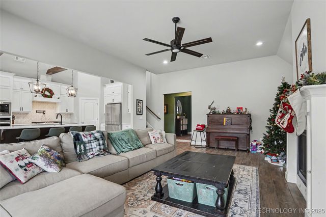 14219 S 241st East Avenue, Coweta, OK 74429