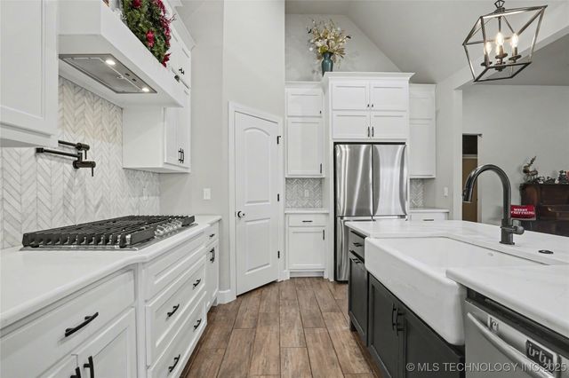 14219 S 241st East Avenue, Coweta, OK 74429