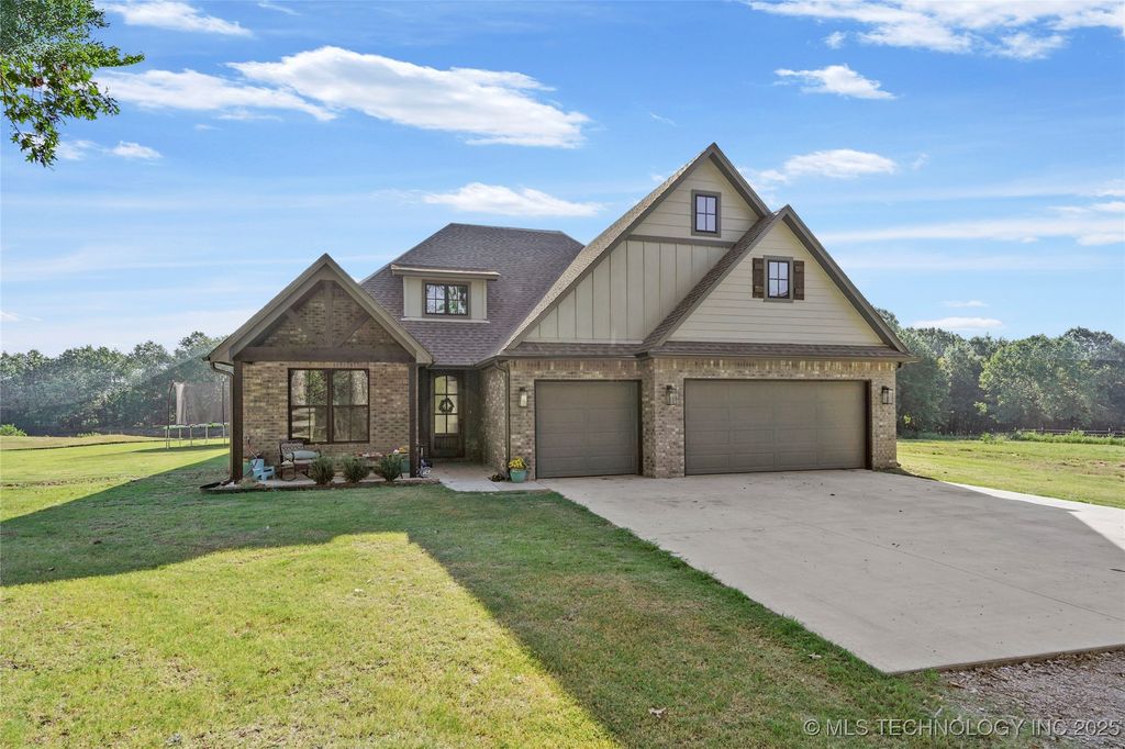 14219 S 241st East Avenue, Coweta, OK 74429