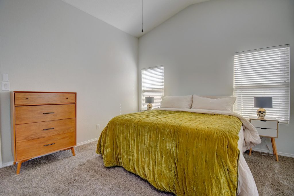 Image 10 of property listing at 2109 Margarita Drive SE, Rio Rancho, NM 87124