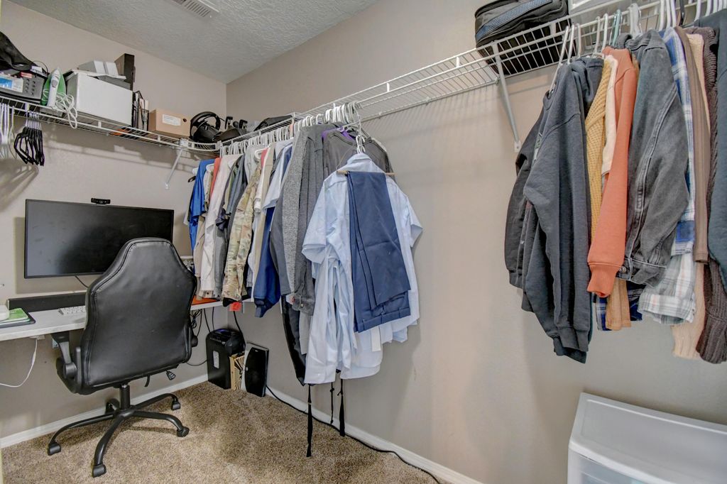 Image 13 of property listing at 2109 Margarita Drive SE, Rio Rancho, NM 87124