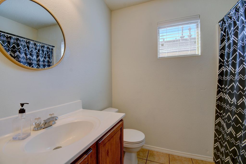 Image 18 of property listing at 2109 Margarita Drive SE, Rio Rancho, NM 87124