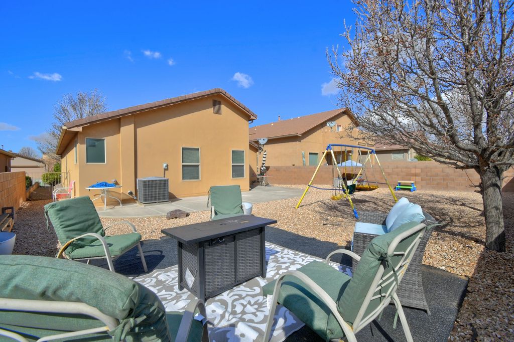 Image 20 of property listing at 2109 Margarita Drive SE, Rio Rancho, NM 87124