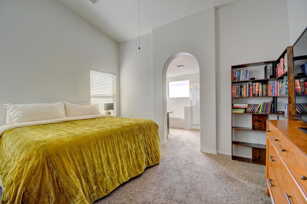 Image 9 of property listing at 2109 Margarita Drive SE, Rio Rancho, NM 87124