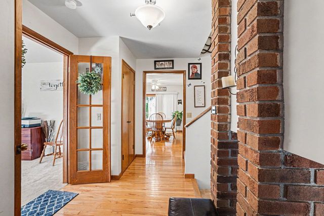 4404 Robinhood Terrace Drive, Midland, MI 48642
